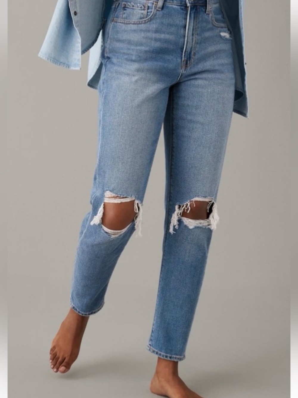 American Eagle Distressed High-Rise Mom Jeans Size 14